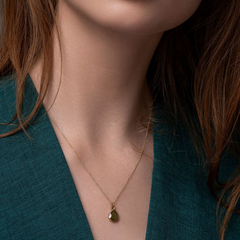 Green Diamond with 18 Carat Gold Pendant