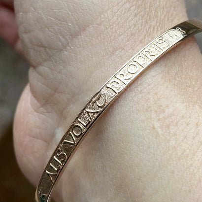 Solid Gold Motivational Posey Bangle - Alis Volat Propriis