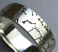 Women's star map ring with diamonds